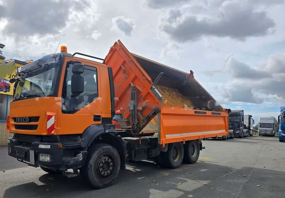 Iveco Trakker AD 360 – Trójstronny Wywrotka Meiller – 6x4 – Euro 5 - 279.067 km - Camion benne: photos 3 Iveco Trakker AD 360 – Trójstronny Wywrotka Meiller – 6x4 – Euro 5 - 279.067 km - Camion benne: photos 3