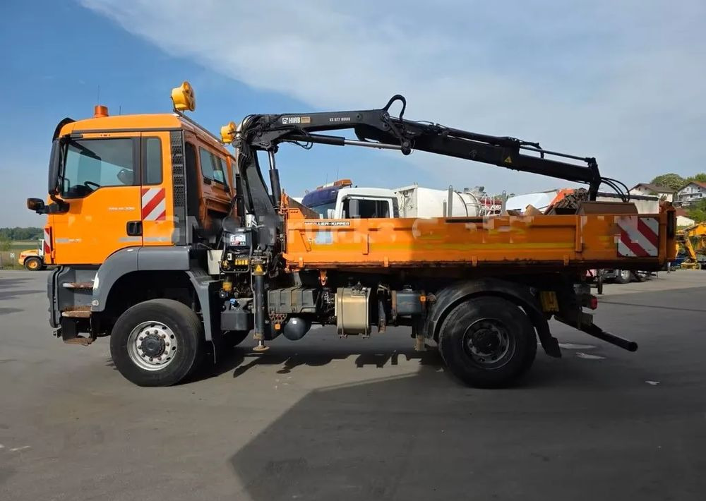 MAN TGS 18.320 4x4 – Wywrotka trójstronna Meiller + Kran HIAB | Komunalny | Euro 5 - Camion benne: photos 5 MAN TGS 18.320 4x4 – Wywrotka trójstronna Meiller + Kran HIAB | Komunalny | Euro 5 - Camion benne: photos 5