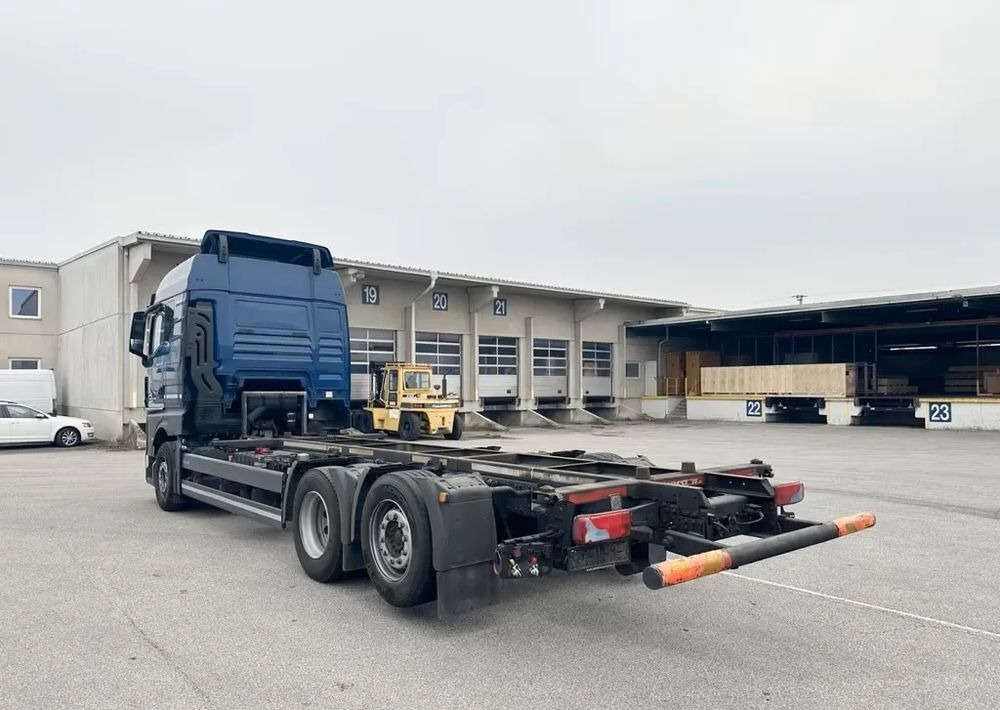 MAN TGX 26.470 6x2 | BDF | Oś podnoszona + skrętna | Retarder | Euro 6 | Automatyczna klimatyzacja | Napęd na tylne koła - Châssis cabine: photos 4 MAN TGX 26.470 6x2 | BDF | Oś podnoszona + skrętna | Retarder | Euro 6 | Automatyczna klimatyzacja | Napęd na tylne koła - Châssis cabine: photos 4
