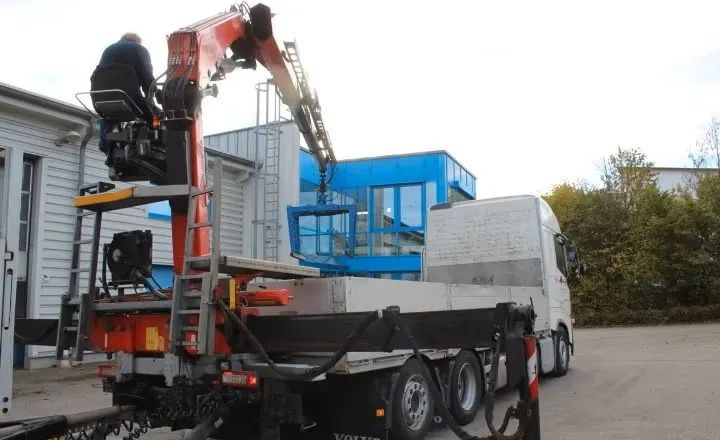 Volvo FH500 6x2 | Platforma z HDS Fassi F215A7 - Sterowanie radiowe | Euro 6 | Automatyczna skrzynia | 390 000 km - Camion plateau, Camion grue: photos 4 Volvo FH500 6x2 | Platforma z HDS Fassi F215A7 - Sterowanie radiowe | Euro 6 | Automatyczna skrzynia | 390 000 km - Camion plateau, Camion grue: photos 4