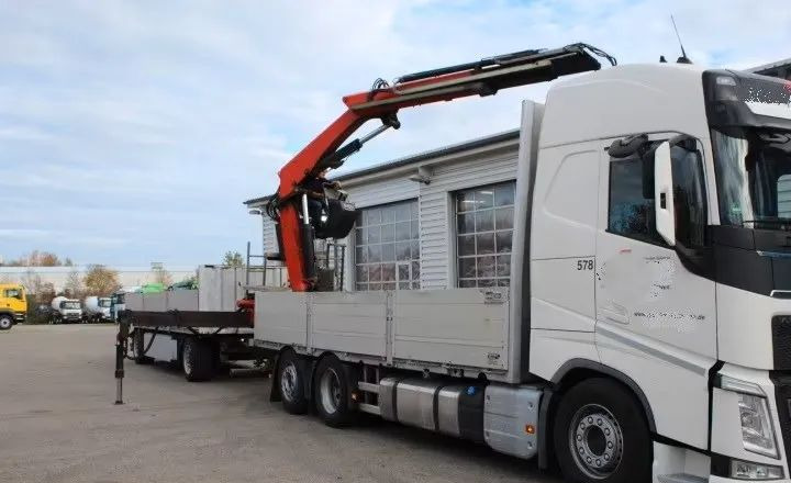 Volvo FH500 6x2 | Platforma z HDS Fassi F215A7 - Sterowanie radiowe | Euro 6 | Automatyczna skrzynia | 390 000 km - Camion plateau, Camion grue: photos 2 Volvo FH500 6x2 | Platforma z HDS Fassi F215A7 - Sterowanie radiowe | Euro 6 | Automatyczna skrzynia | 390 000 km - Camion plateau, Camion grue: photos 2