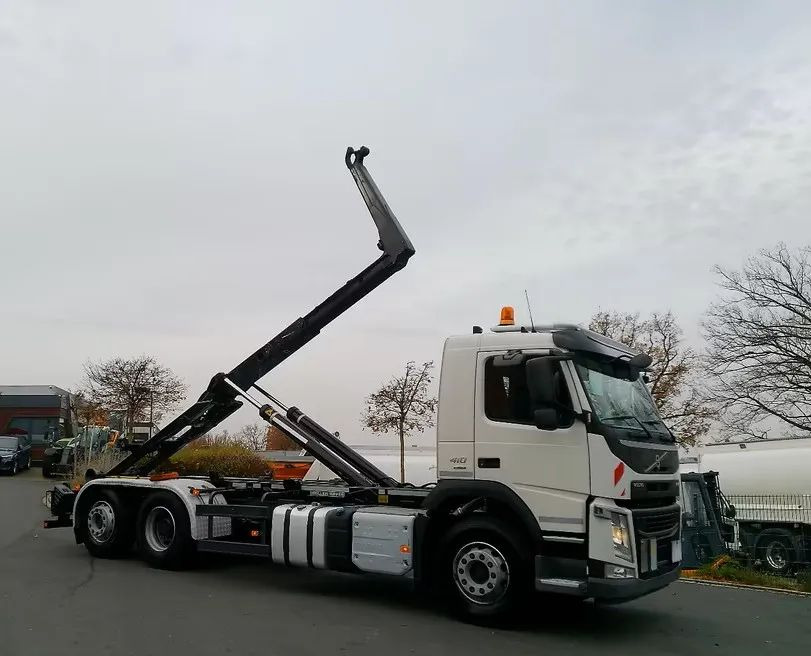 Volvo FM 410 • 6x2 • Meiller z systemem HDS (roll-off) • Euro 6 • Przebieg 251235 km • - Camion ampliroll: photos 2 Volvo FM 410 • 6x2 • Meiller z systemem HDS (roll-off) • Euro 6 • Przebieg 251235 km • - Camion ampliroll: photos 2