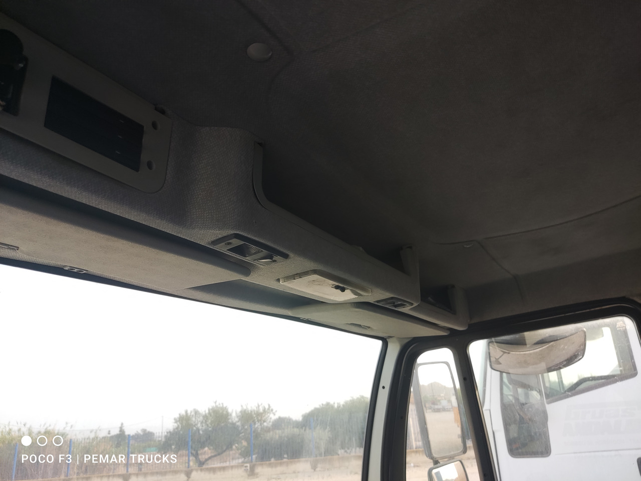 Camion plateau MAN L2000: photos 9 Camion plateau MAN L2000: photos 9