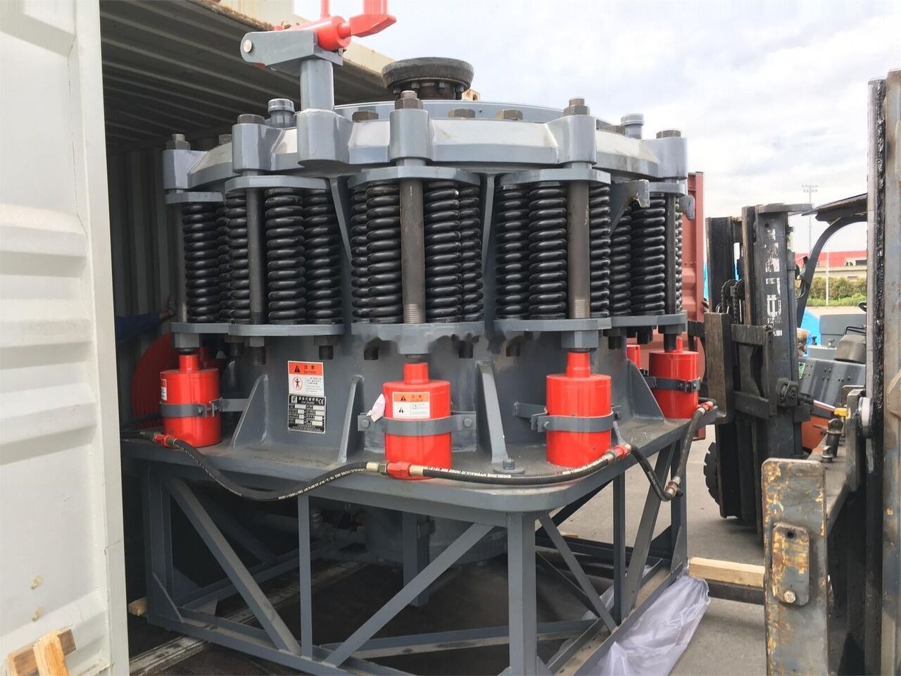 Concasseur à cône neuf Kinglink 4.25 FEET SYMONS CONE CRUSHER MODEL KLM1300: photos 12