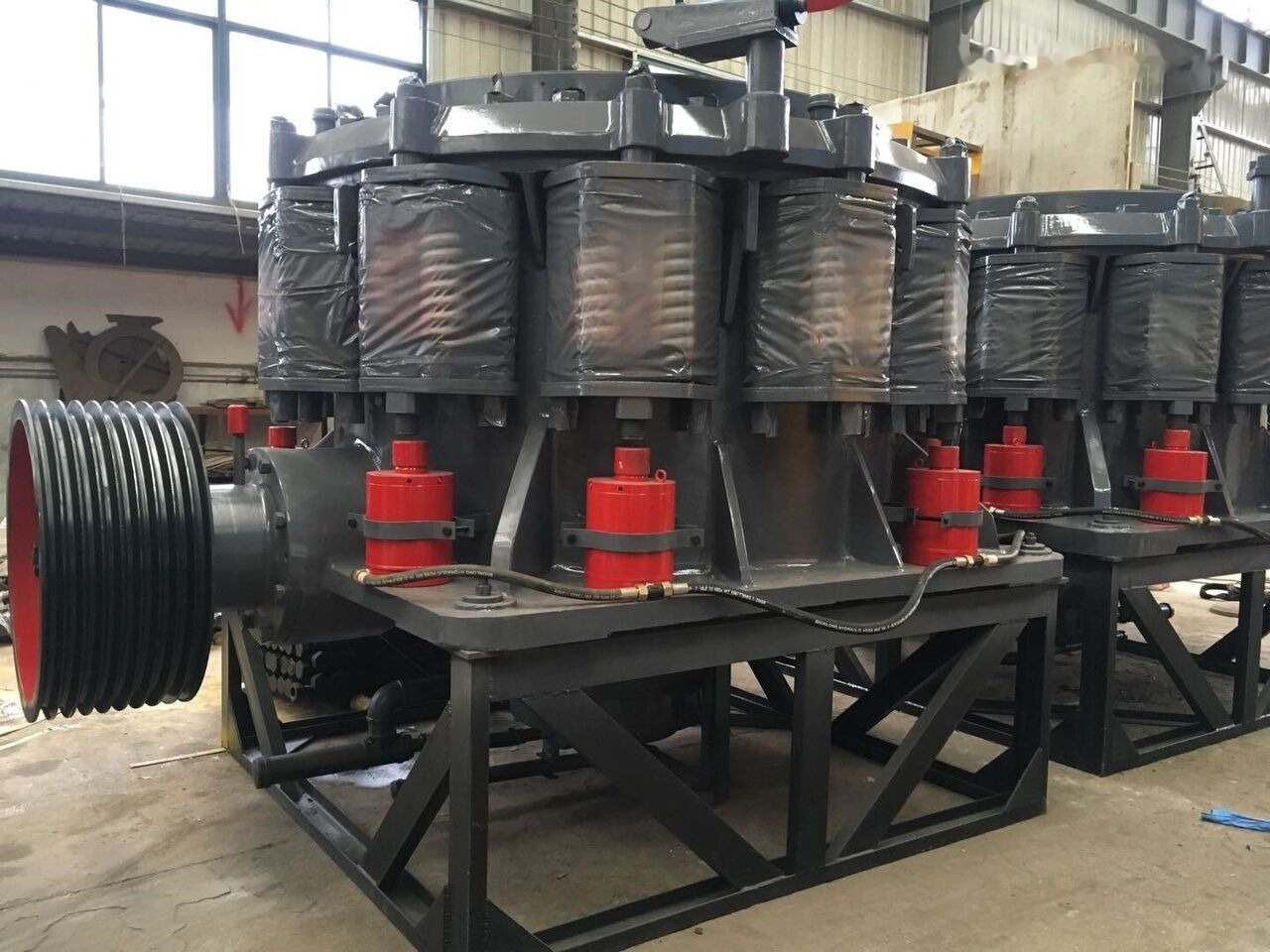 Concasseur à cône neuf Kinglink KLC1500 Iron Ore Cone Crusher: photos 5 Concasseur à cône neuf Kinglink KLC1500 Iron Ore Cone Crusher: photos 5