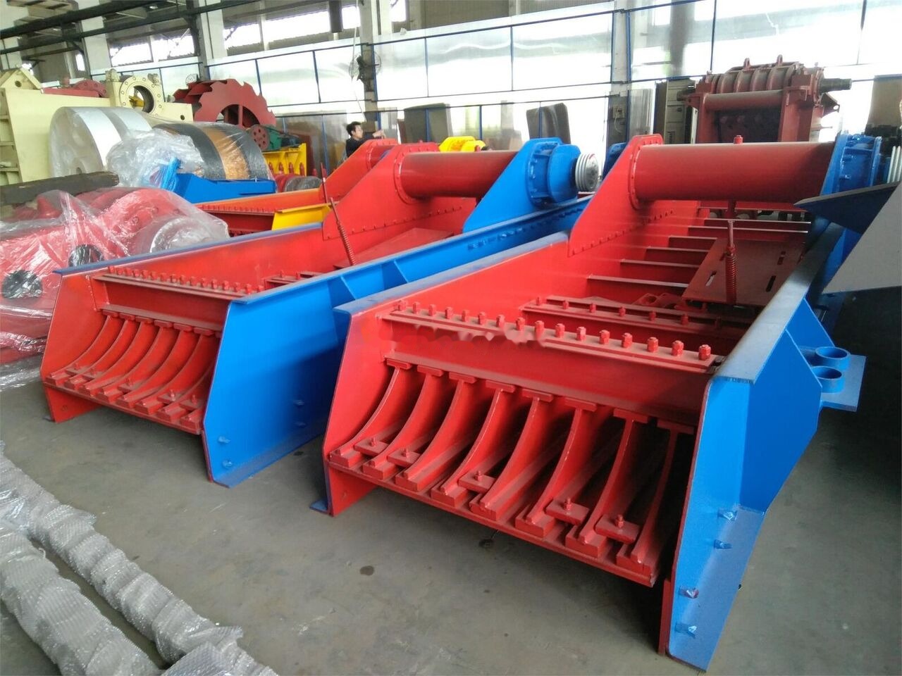 Kinglink ZSW600x150 Vibrating Feeder - Machine d'exploitation minière: photos 1 Kinglink ZSW600x150 Vibrating Feeder - Machine d'exploitation minière: photos 1