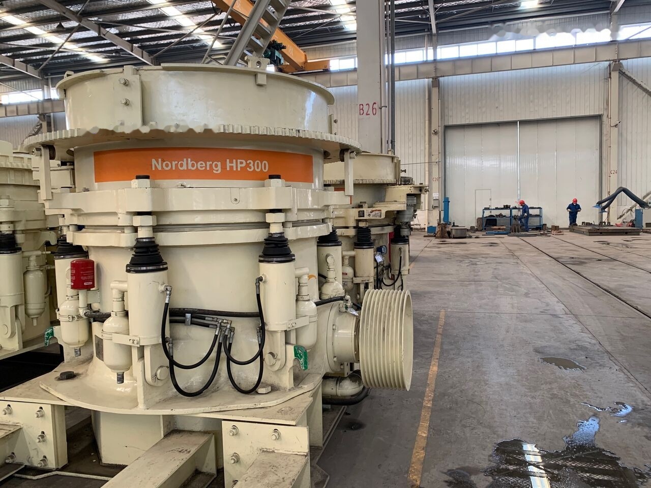 Metso HP300 Cone Crusher - Concasseur à cône: photos 1 Metso HP300 Cone Crusher - Concasseur à cône: photos 1