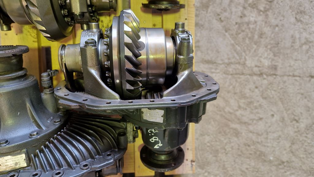 MAN TGA - TGX 21:28 - 81.35010.6198 - Différentiel pour Camion: photos 2 MAN TGA - TGX 21:28 - 81.35010.6198 - Différentiel pour Camion: photos 2