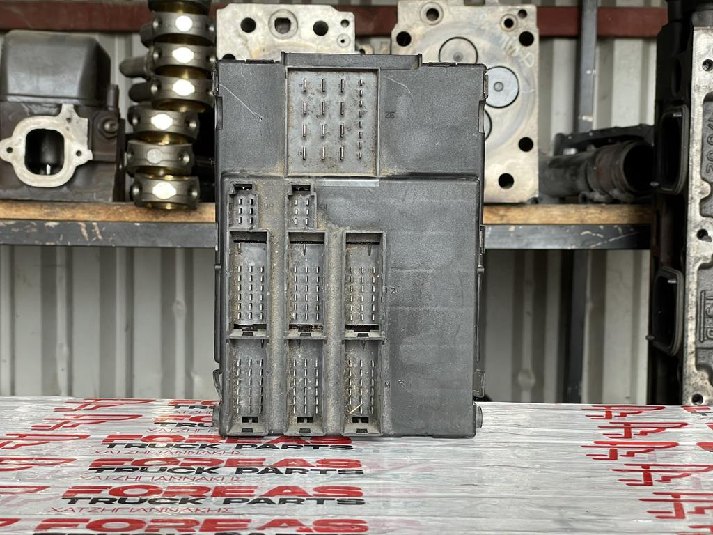 MAN ZBR 2 - 81.25806-7044 - Bloc de gestion pour Camion: photos 2 MAN ZBR 2 - 81.25806-7044 - Bloc de gestion pour Camion: photos 2