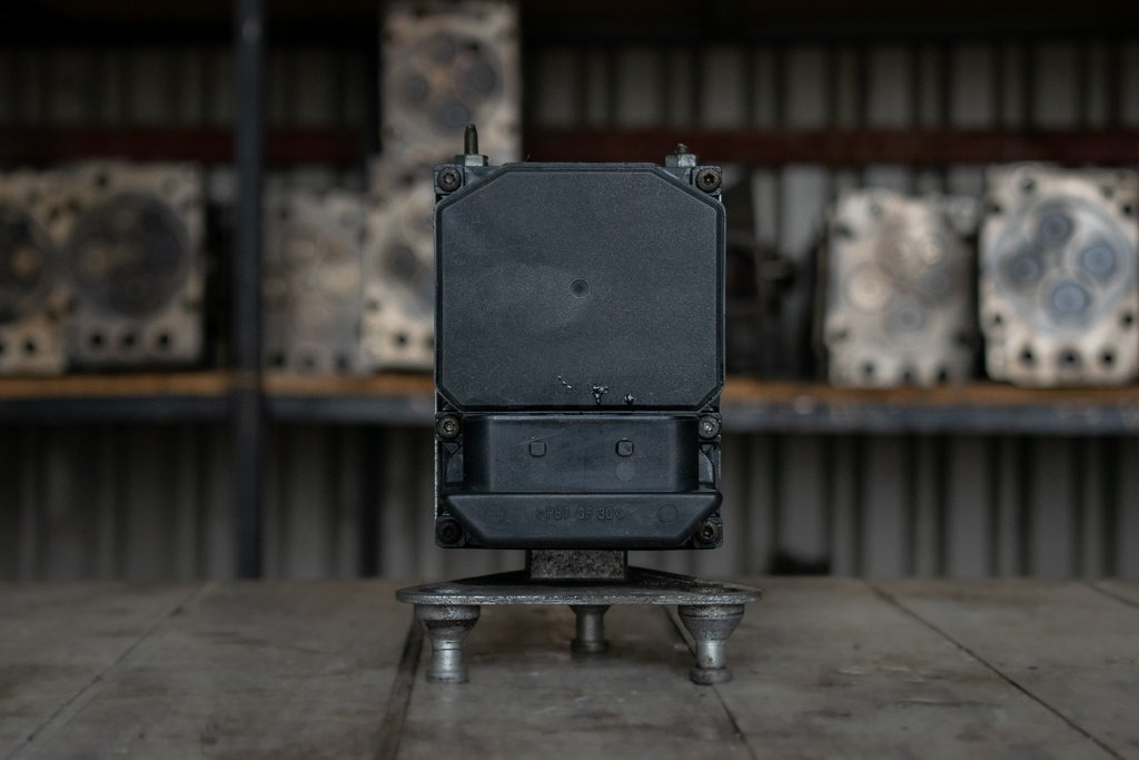 MERCEDES-BENZ ABS BRAKE UNIT - Pièces de frein pour Camion: photos 2 MERCEDES-BENZ ABS BRAKE UNIT - Pièces de frein pour Camion: photos 2