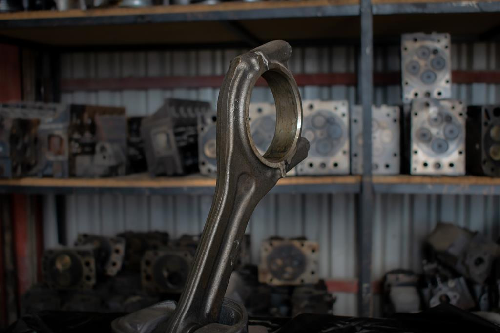 MERCEDES-BENZ ACTROS EURO III 6CYLINDER WITH ENGINE CODE ΟΜ 541 - Bielle pour Camion: photos 3 MERCEDES-BENZ ACTROS EURO III 6CYLINDER WITH ENGINE CODE ΟΜ 541 - Bielle pour Camion: photos 3