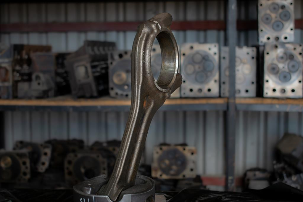 MERCEDES-BENZ ACTROS EURO V PISTON WITH CONNECTING ROD FOR ENGINE CODE ΟΜ 541 - Bielle pour Camion: photos 3 MERCEDES-BENZ ACTROS EURO V PISTON WITH CONNECTING ROD FOR ENGINE CODE ΟΜ 541 - Bielle pour Camion: photos 3