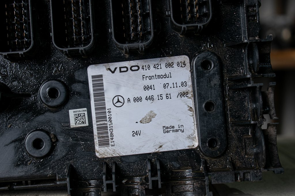 MERCEDES-BENZ ACTROS FRONTMODUL - Bloc de gestion pour Camion: photos 2 MERCEDES-BENZ ACTROS FRONTMODUL - Bloc de gestion pour Camion: photos 2