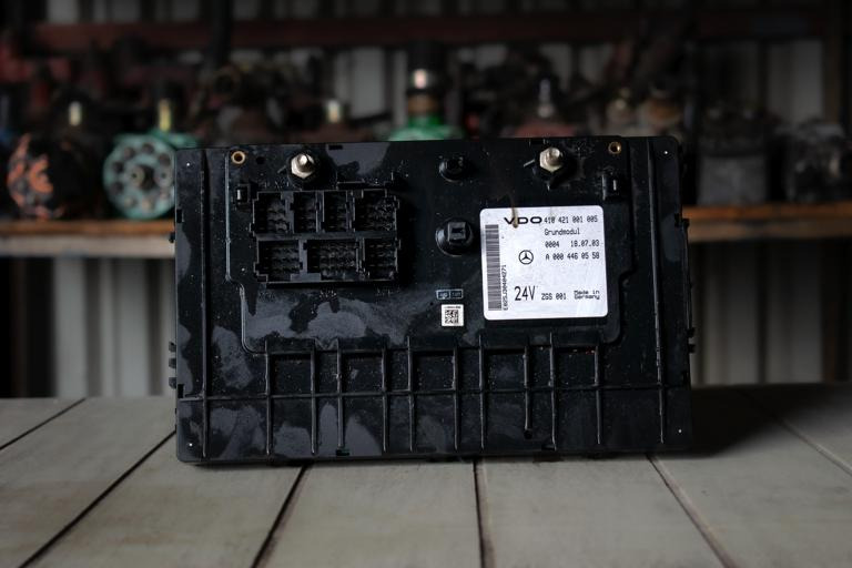 MERCEDES-BENZ ACTROS GRUNDMODUL - Bloc de gestion pour Camion: photos 1 MERCEDES-BENZ ACTROS GRUNDMODUL - Bloc de gestion pour Camion: photos 1