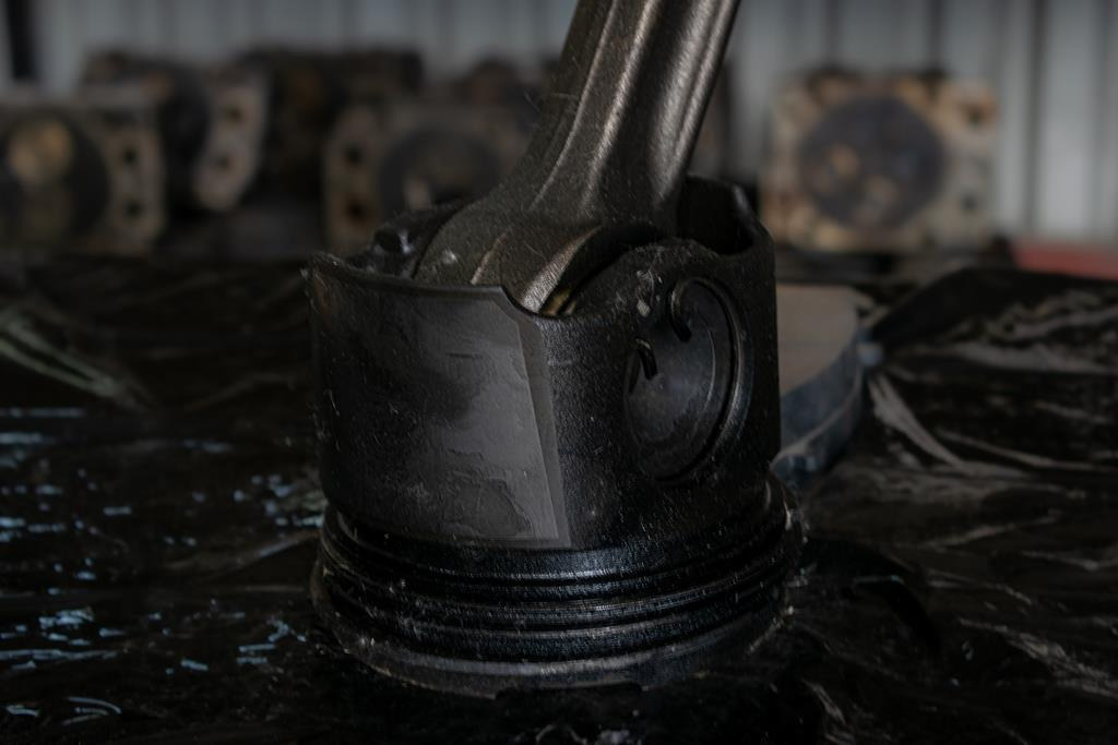 MERCEDES-BENZ ACTROS PISTON WITH CONNECTING ROD EURO VI FOR ENGINE CODE ΟΜ 471 - Bielle pour Camion: photos 2 MERCEDES-BENZ ACTROS PISTON WITH CONNECTING ROD EURO VI FOR ENGINE CODE ΟΜ 471 - Bielle pour Camion: photos 2