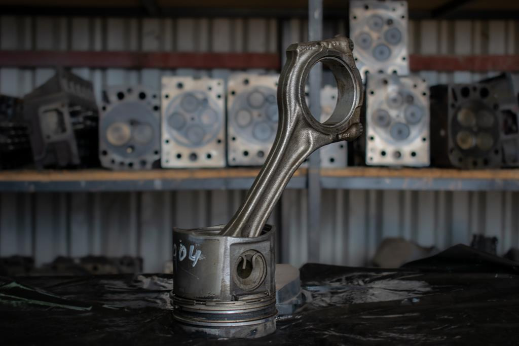 MERCEDES-BENZ ATEGO 4 CYLINDER WITH ENGINE CODE OM 904 - Bielle pour Camion: photos 3 MERCEDES-BENZ ATEGO 4 CYLINDER WITH ENGINE CODE OM 904 - Bielle pour Camion: photos 3