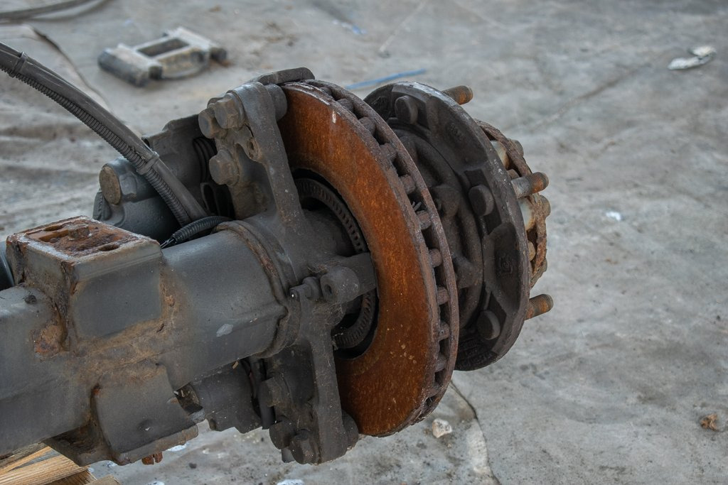 MERCEDES-BENZ ATEGO - 6HOLE - DRIVER - Étrier de frein pour Camion: photos 2 MERCEDES-BENZ ATEGO - 6HOLE - DRIVER - Étrier de frein pour Camion: photos 2