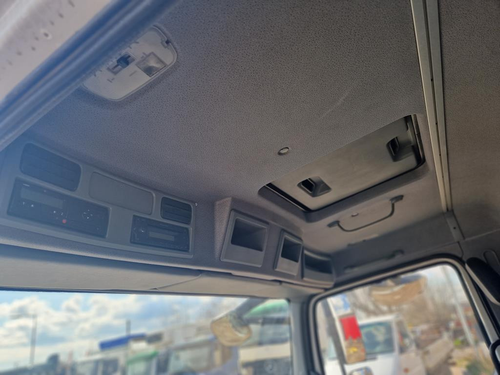 MERCEDES-BENZ ATEGO 816 - Camion à rideaux coulissants: photos 4 MERCEDES-BENZ ATEGO 816 - Camion à rideaux coulissants: photos 4