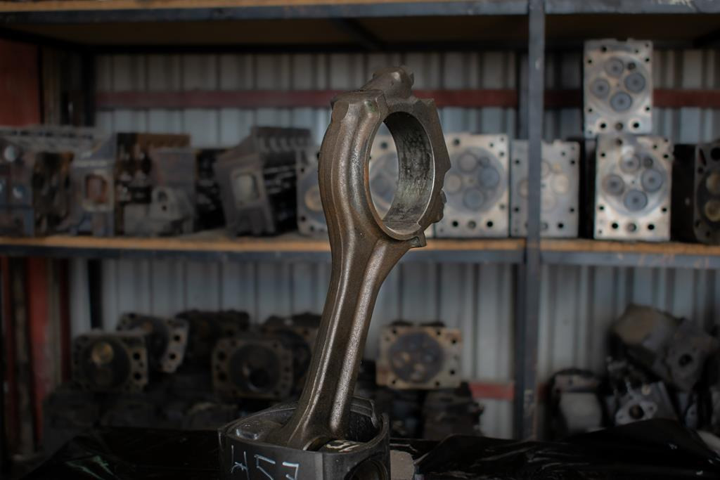 MERCEDES-BENZ AXOR PISTON WITH CONNECTING ROD FOR ENGINE CODE OM 457 - Bielle pour Camion: photos 1 MERCEDES-BENZ AXOR PISTON WITH CONNECTING ROD FOR ENGINE CODE OM 457 - Bielle pour Camion: photos 1