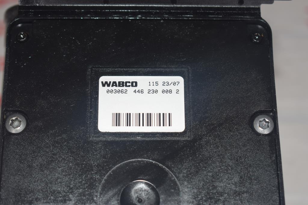 MERCEDES-BENZ BRAKE VALVE - 000 446 5936 - Valve de frein pour Camion: photos 3 MERCEDES-BENZ BRAKE VALVE - 000 446 5936 - Valve de frein pour Camion: photos 3
