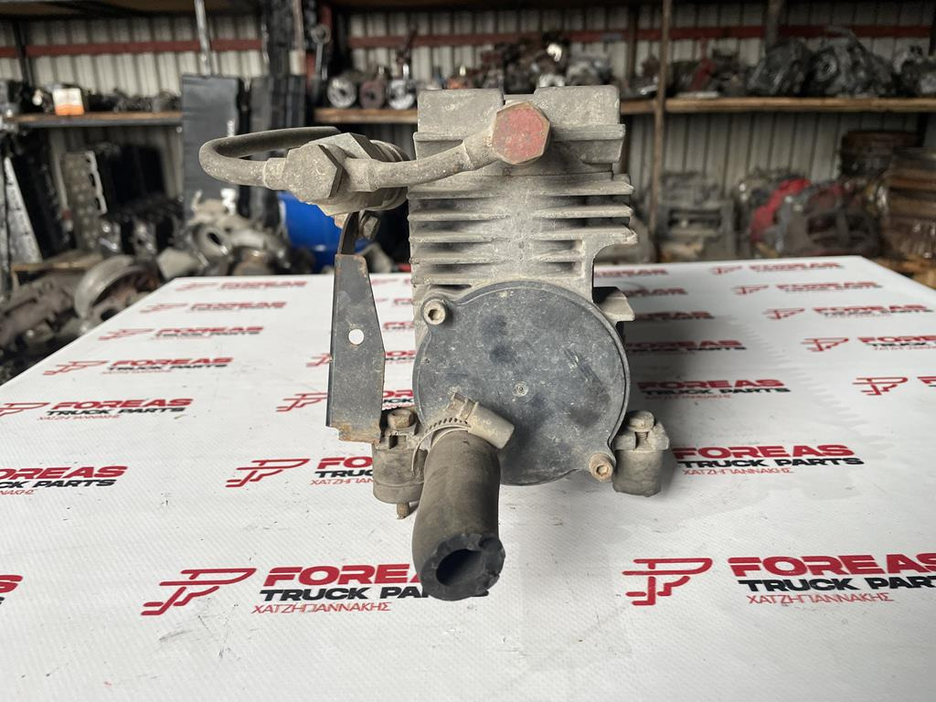 MERCEDES-BENZ VARIO 24V - 0504050008 - Compresseur pour Camion: photos 2 MERCEDES-BENZ VARIO 24V - 0504050008 - Compresseur pour Camion: photos 2