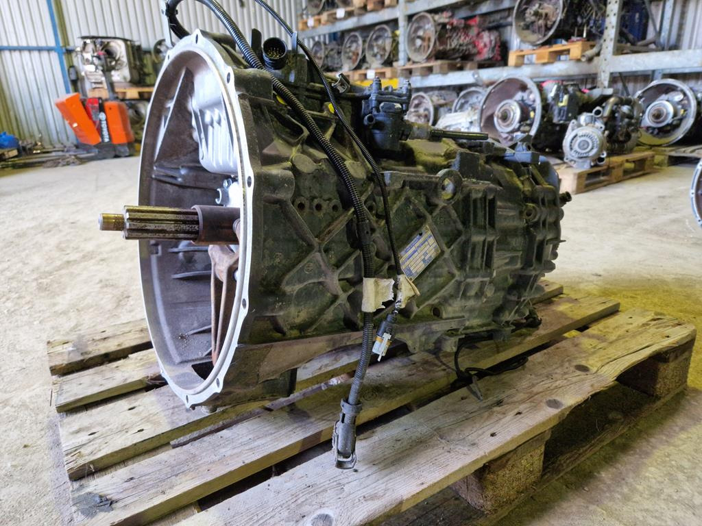 ZF ASTRONIC 12AS 2130 TD - Boîte de vitesse pour Camion: photos 4 ZF ASTRONIC 12AS 2130 TD - Boîte de vitesse pour Camion: photos 4