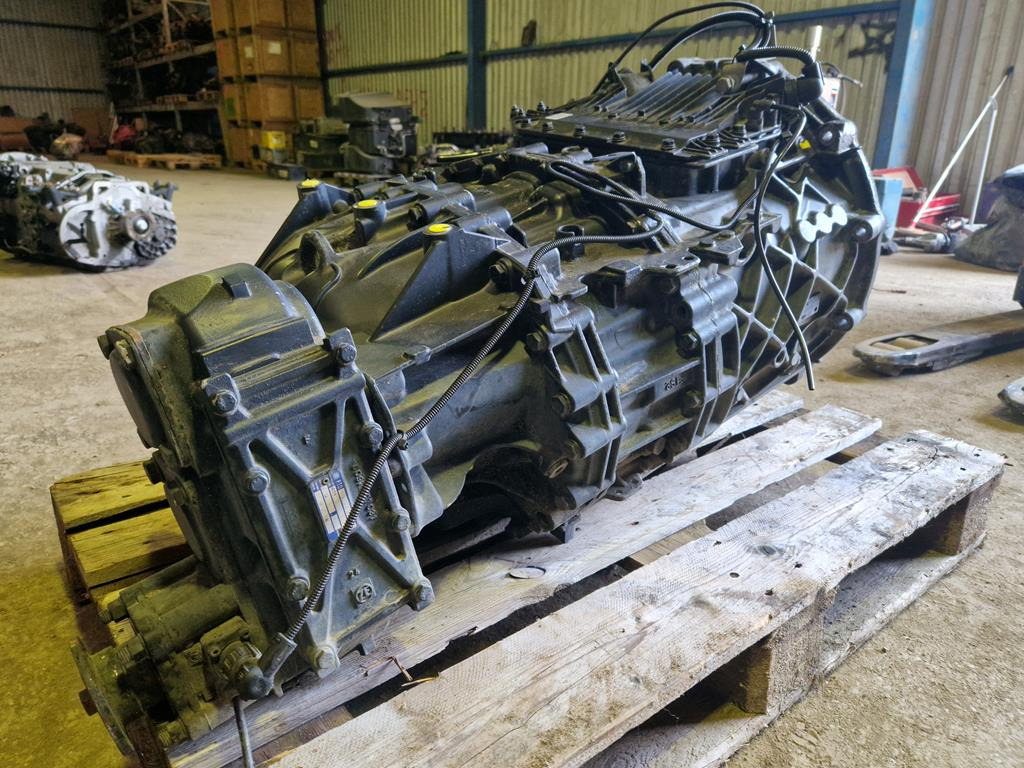 ZF ASTRONIC 12AS 2130 TD - Boîte de vitesse pour Camion: photos 2 ZF ASTRONIC 12AS 2130 TD - Boîte de vitesse pour Camion: photos 2