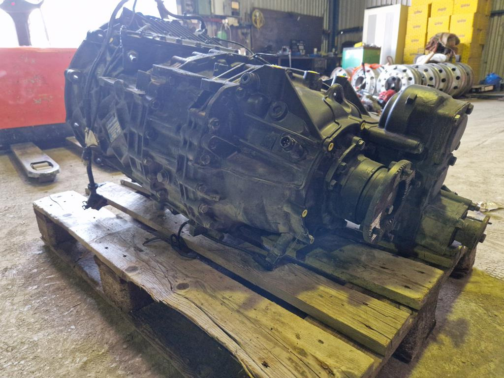 ZF ASTRONIC 12AS 2130 TD - Boîte de vitesse pour Camion: photos 3 ZF ASTRONIC 12AS 2130 TD - Boîte de vitesse pour Camion: photos 3