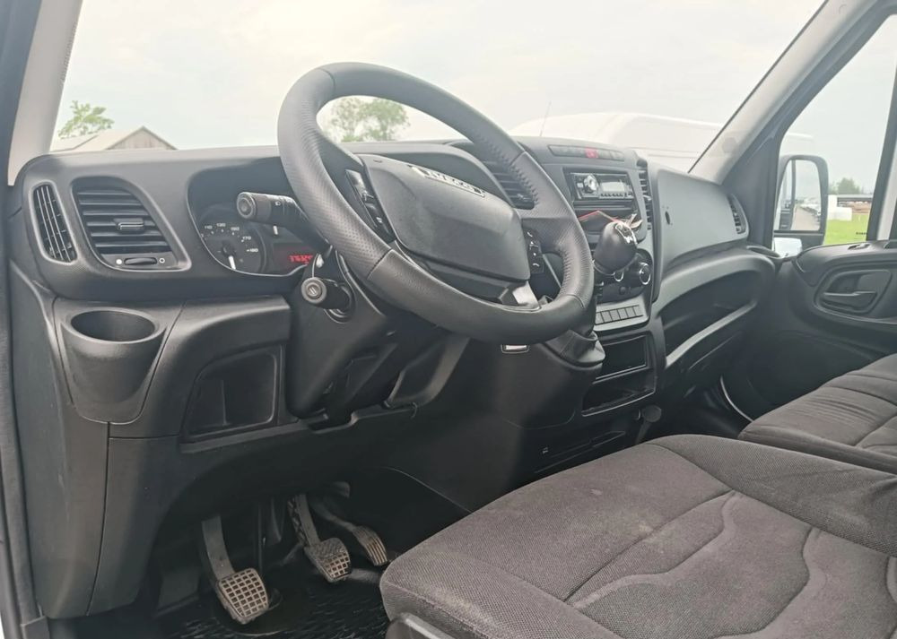 Iveco 35C13, 35C12, 35C14, 35C15 - Utilitaire benne: photos 5 Iveco 35C13, 35C12, 35C14, 35C15 - Utilitaire benne: photos 5