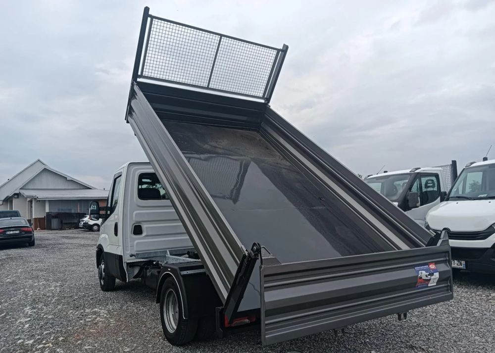Iveco 35C13, 35C12, 35C14, 35C15 - Utilitaire benne: photos 3 Iveco 35C13, 35C12, 35C14, 35C15 - Utilitaire benne: photos 3