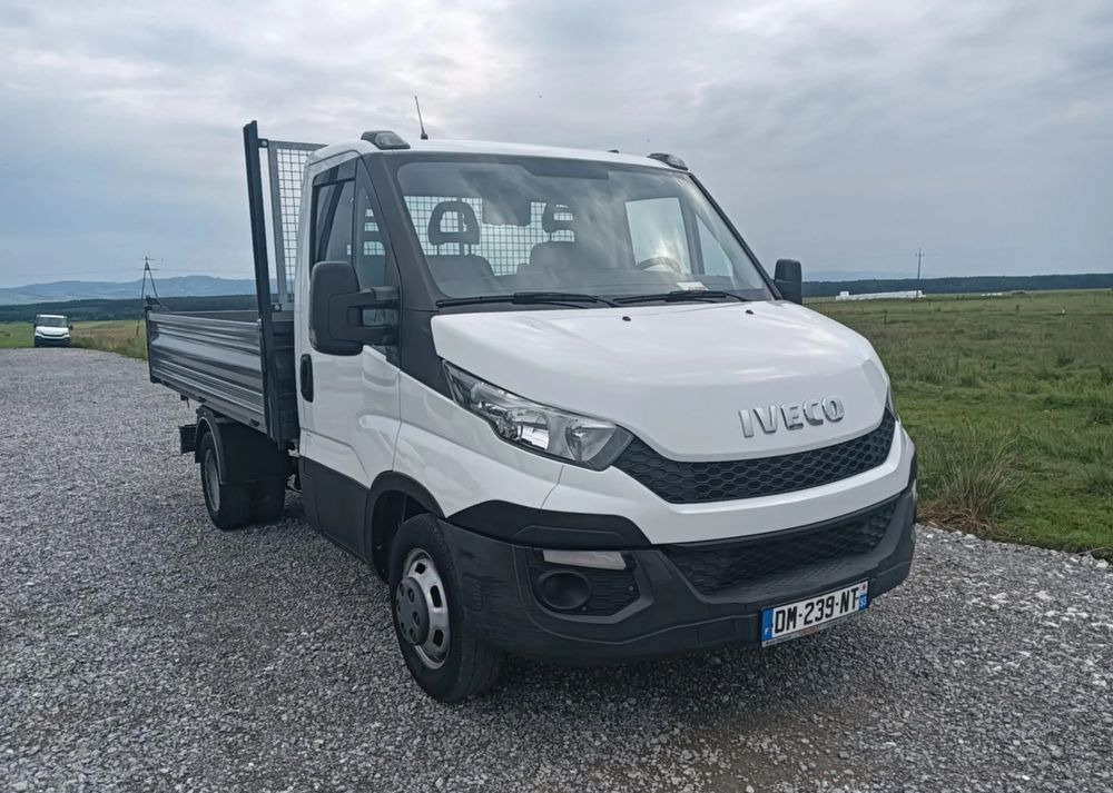Iveco 35C13, 35C12, 35C14, 35C15 - Utilitaire benne: photos 2 Iveco 35C13, 35C12, 35C14, 35C15 - Utilitaire benne: photos 2