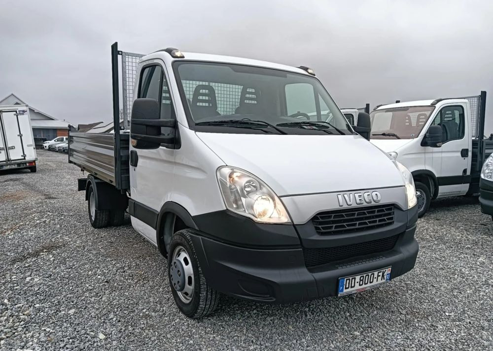 Iveco 35C13,35C12, 35C14, 35C15 - Utilitaire benne: photos 5 Iveco 35C13,35C12, 35C14, 35C15 - Utilitaire benne: photos 5