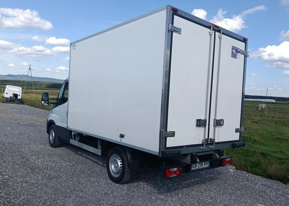 Iveco 35S16, 35S15, 35S14, 35S13, 35C13, 35C14 - Utilitaire frigorifique: photos 5 Iveco 35S16, 35S15, 35S14, 35S13, 35C13, 35C14 - Utilitaire frigorifique: photos 5