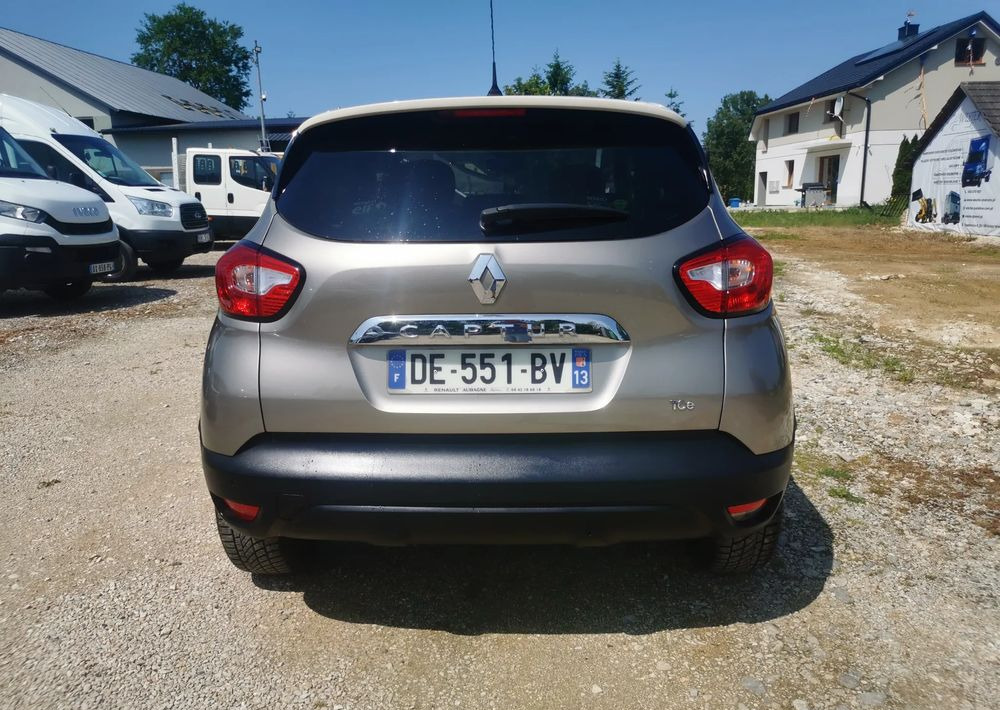 Renault Captur 0.9 Energy TCe Intens - SUV: photos 5 Renault Captur 0.9 Energy TCe Intens - SUV: photos 5