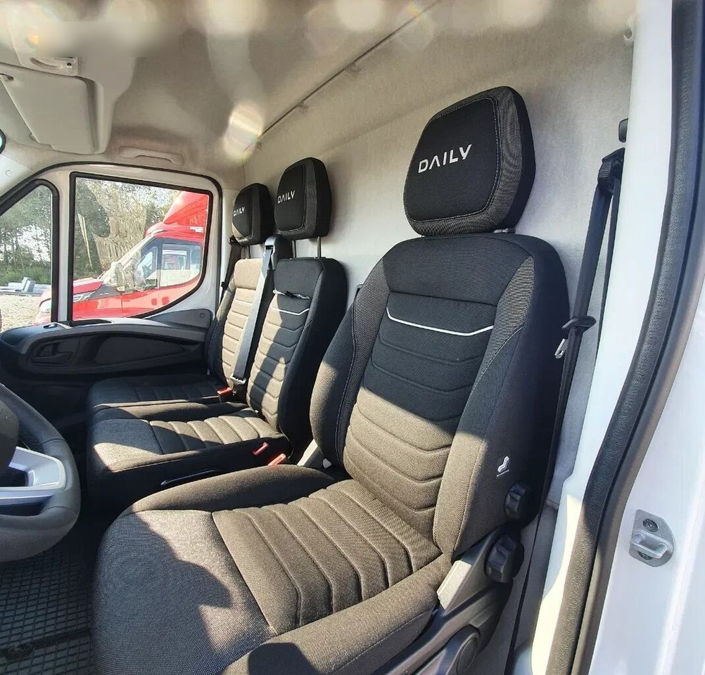 Fourgon utilitaire neuf IVECO DAILY 35S18HA8 L4H2: photos 7