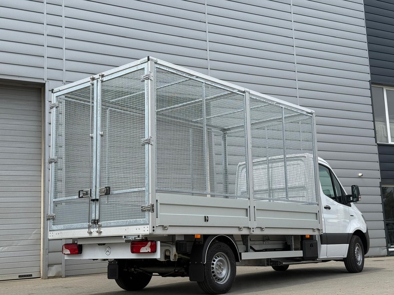 Mercedes eSprinter - Utilitaire plateau, Utilitaire électrique: photos 3 Mercedes eSprinter - Utilitaire plateau, Utilitaire électrique: photos 3