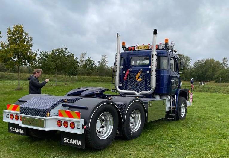 Scania T141 V8 Showtruck - Tracteur routier: photos 5 Scania T141 V8 Showtruck - Tracteur routier: photos 5