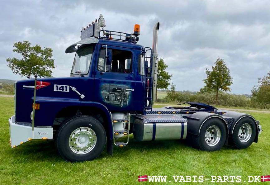 Scania T141 V8 Showtruck - Tracteur routier: photos 1 Scania T141 V8 Showtruck - Tracteur routier: photos 1