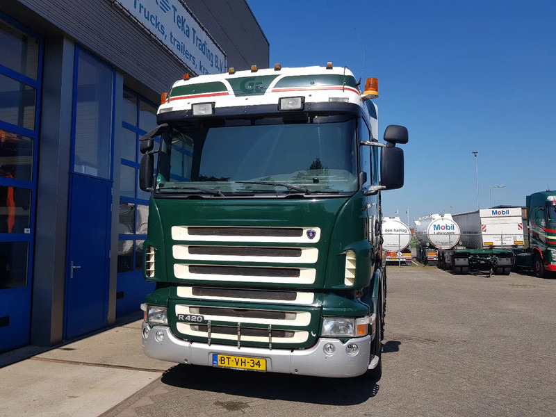 Scania R420 8x2 HIAB 800E-7 Hipro 80 ton/meter Winch Retarder - Camion grue: photos 4 Scania R420 8x2 HIAB 800E-7 Hipro 80 ton/meter Winch Retarder - Camion grue: photos 4