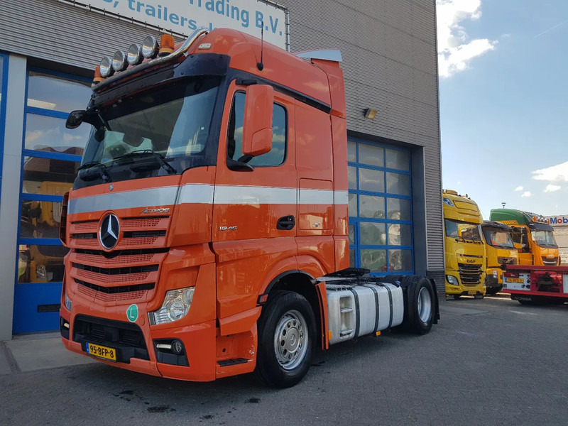 Mercedes-Benz Actros 1945 Double Tank New Apk TÜV - Tracteur routier: photos 2 Mercedes-Benz Actros 1945 Double Tank New Apk TÜV - Tracteur routier: photos 2