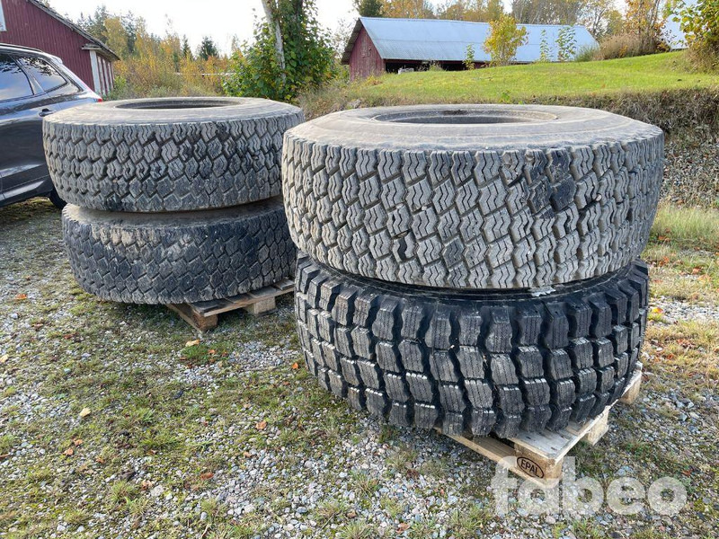 Michelin 20.5R25 - Pneu pour Machine agricole: photos 1 Michelin 20.5R25 - Pneu pour Machine agricole: photos 1