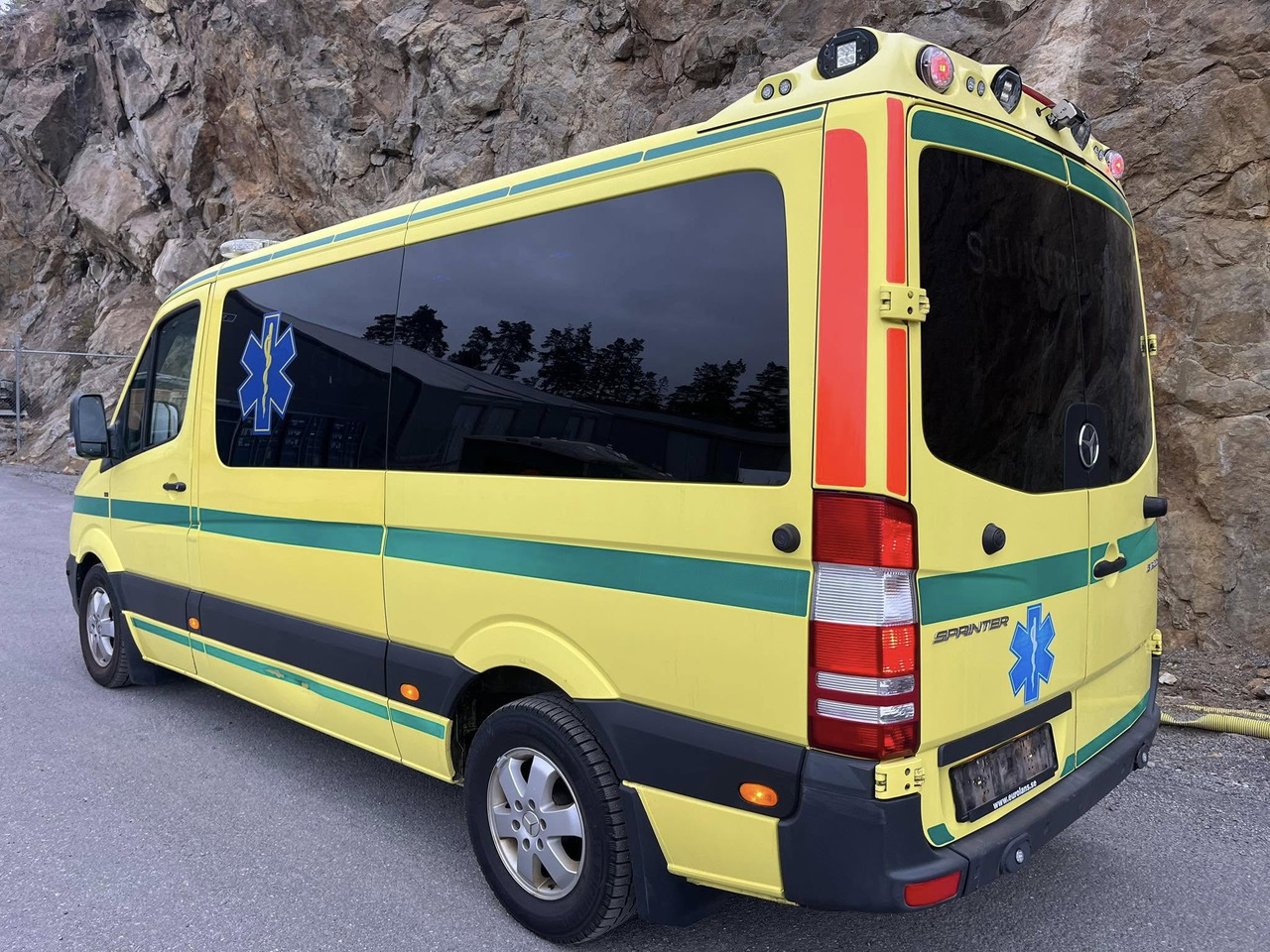 Mercedes-Benz Sprinter 316 - 2 stretcher ambulance - RESERVERAD!! - Ambulance: photos 3 Mercedes-Benz Sprinter 316 - 2 stretcher ambulance - RESERVERAD!! - Ambulance: photos 3