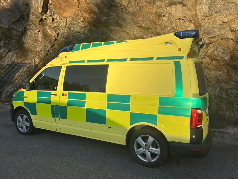 Volkswagen T6 4motions - AMBULANCE - RESERVERAD !! - Ambulance: photos 3 Volkswagen T6 4motions - AMBULANCE - RESERVERAD !! - Ambulance: photos 3