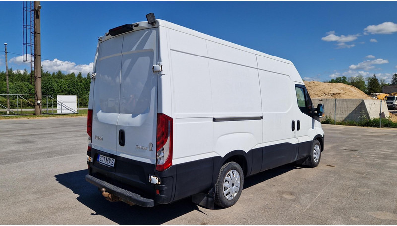Iveco 35S15 4X2 - Fourgon utilitaire: photos 3 Iveco 35S15 4X2 - Fourgon utilitaire: photos 3