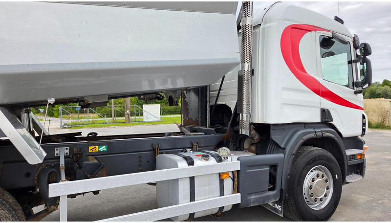 Scania P360 6X2 Full Steel en leasing occasion Scania P360 6X2 Full Steel: photos 8 Scania P360 6X2 Full Steel en leasing occasion Scania P360 6X2 Full Steel: photos 8