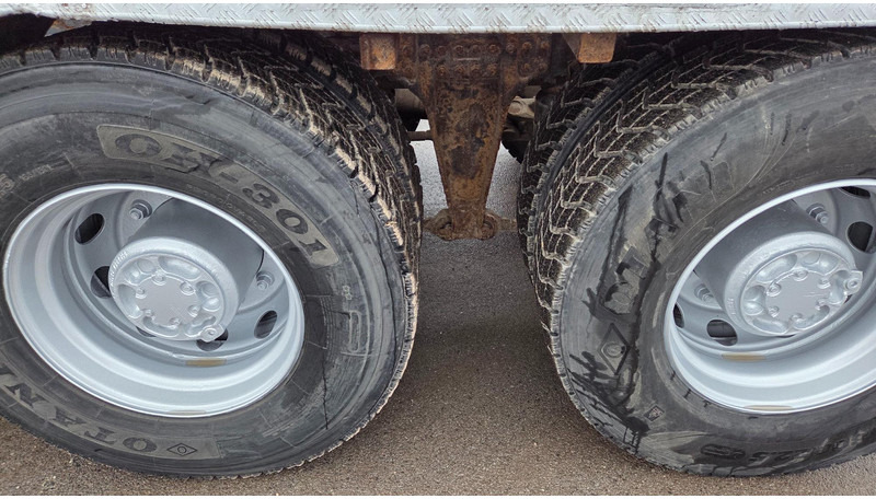 Camion ampliroll Volvo FH500 6X4: photos 11