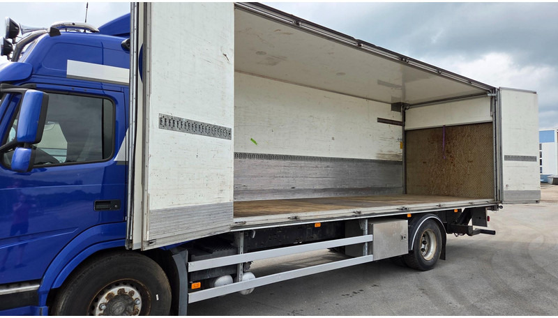 Volvo FM330 4X2 - Camion fourgon: photos 5 Volvo FM330 4X2 - Camion fourgon: photos 5