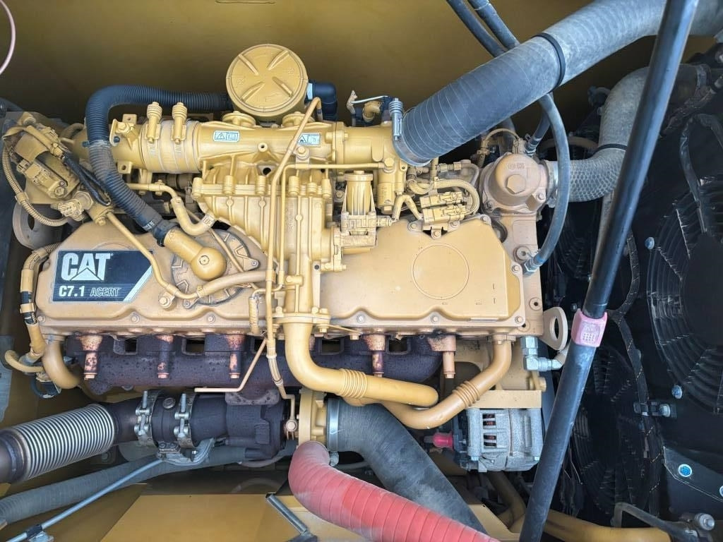 CAT 323 (Under Preparation) - Pelle sur chenille: photos 5 CAT 323 (Under Preparation) - Pelle sur chenille: photos 5