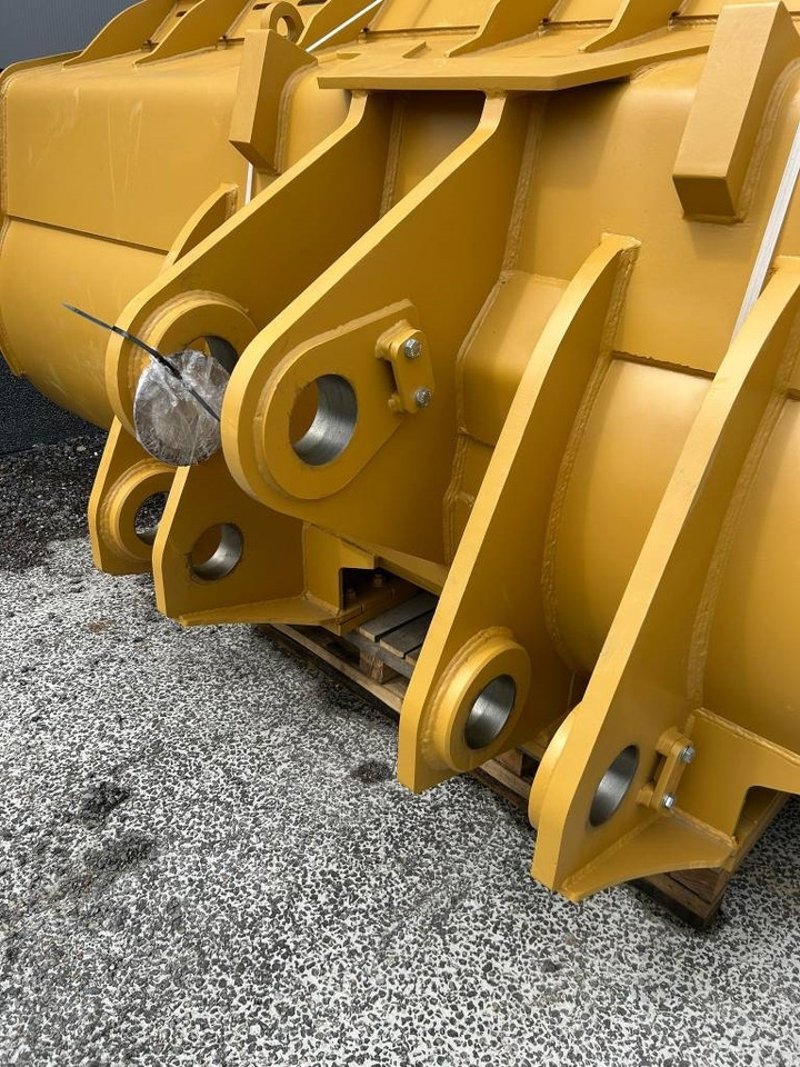 CAT 988 K Rock Bucket - Godet pour Engins de chantier: photos 4 CAT 988 K Rock Bucket - Godet pour Engins de chantier: photos 4