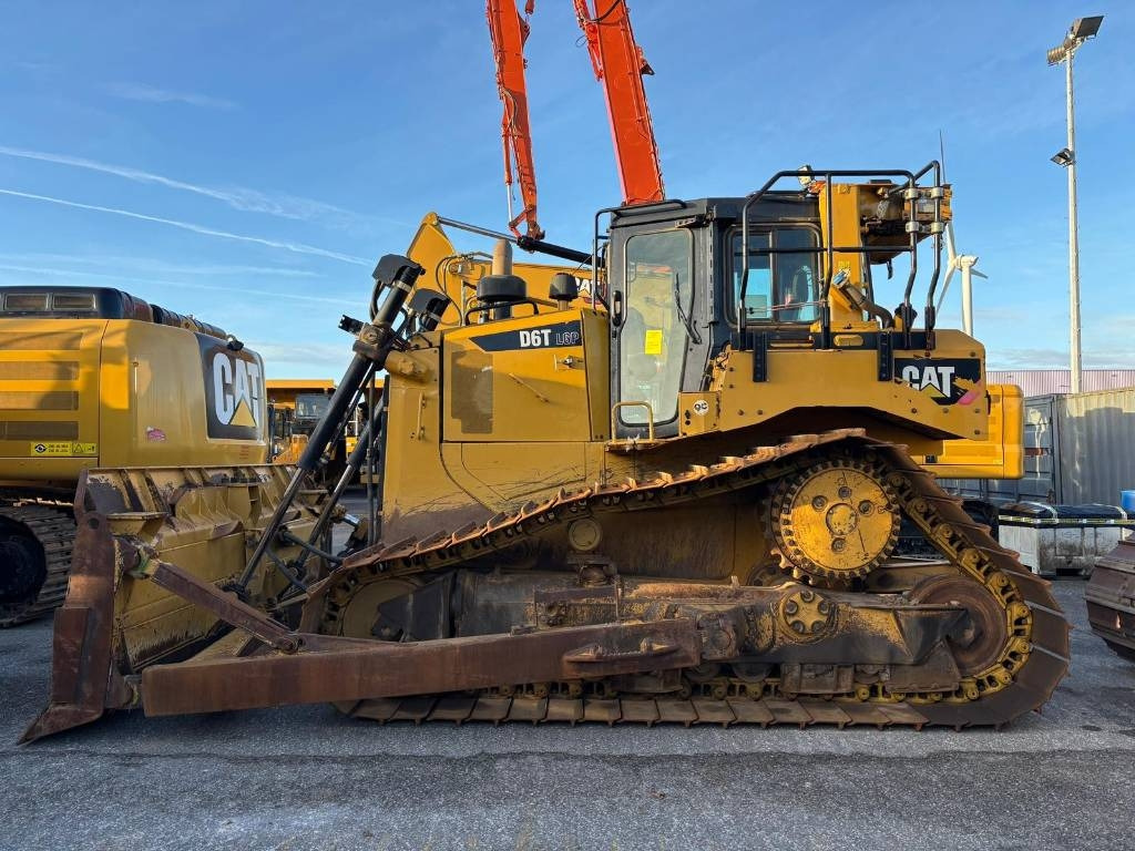 CAT D 6 T LGP (CE / New UC) - Bulldozer: photos 1 CAT D 6 T LGP (CE / New UC) - Bulldozer: photos 1